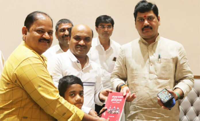 Release-Ceremony-of-Ranphule-by-Dhananjay-Munde Release-Ceremony-of-Ranphule-by-Dhananjay-Munde