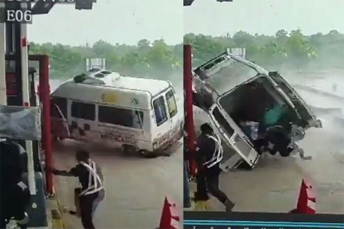 karnataka-abulance-accident
