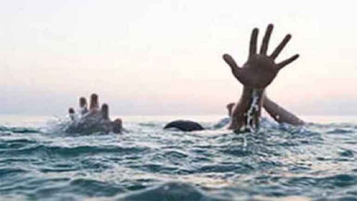 drowning-in-the-lake