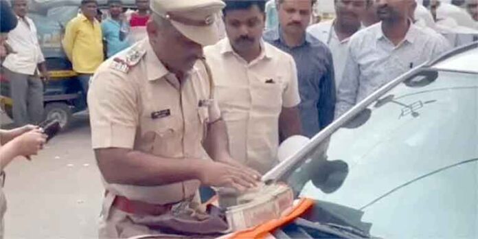 currency-found-in-jalgaon