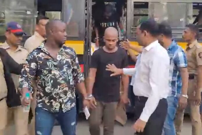 १६ आफ्रिकन नागरिकांना अटक