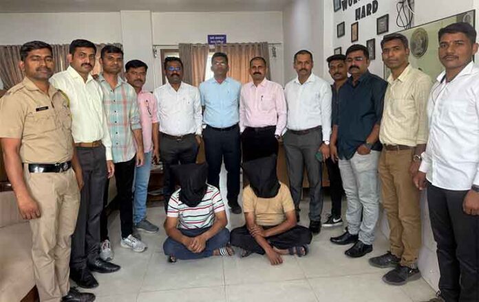 म्यूल अकाउंट हैंडलरसह दोघांना अटक