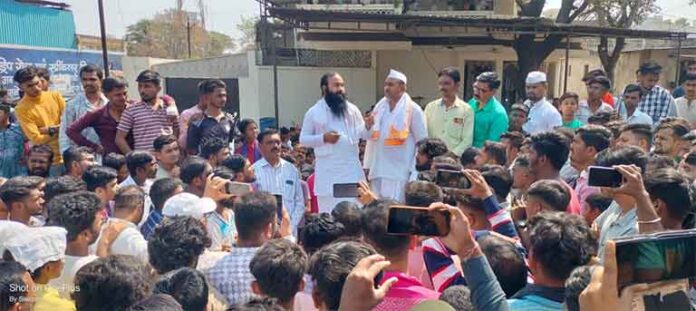 गो रक्षकांवर दगडफेक