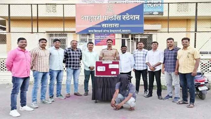 सातारा पोलिसांनी