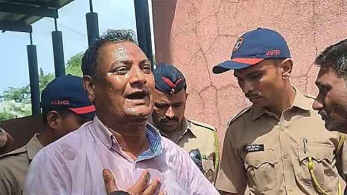 आत्मदहनाचा प्रयत्न