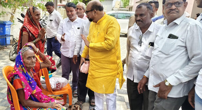 gulabrao-patil-netra-tapasani गुलाबराव पाटील