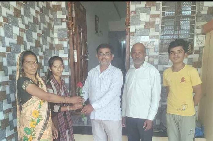 विद्यार्थ्यांचा सन्मान