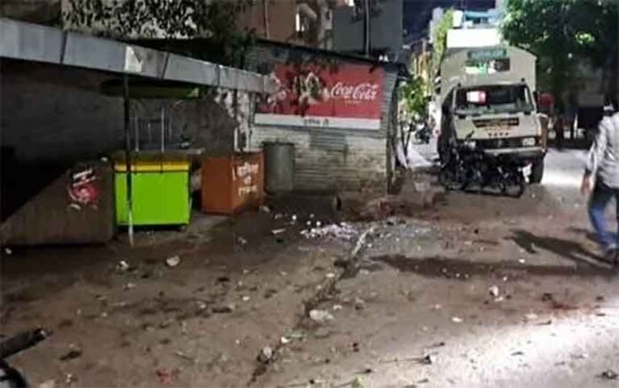 दगडफेक