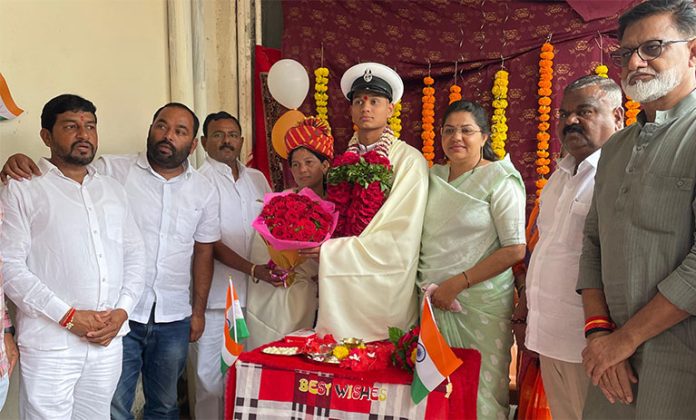 नेव्ही ऑफिसर