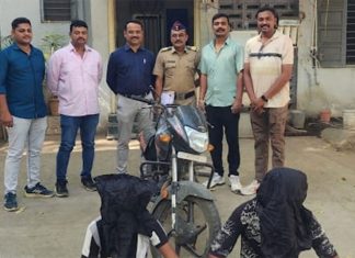 चोरीच्या मोटारसायकलसह जिल्हापेठ पोलिसांनी केले मोटारसायकल चोरट्यांना जेरबंद जिल्हापेठ