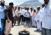 केंद्र व राज्य सरकारच्या शेतकरी विरोधी धोरणांचा तीव्र निषेध; कांदा उत्पादकांसाठी चांदवड चौफुलीवर ‘चक्का जाम’ कांदा उत्पादकांसाठी