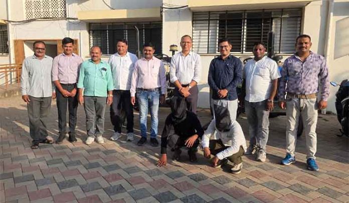 ट्रॅक्टर चोरणारी टोळी