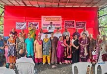 सातव्या वेतन आयोगाच्या पेन्शनसह विविध मागण्यांसाठी आझाद मैदानावर सेवानिवृत्त शिक्षक-शिक्षकेतरांचे लक्षवेधी आंदोलन शिक्षक