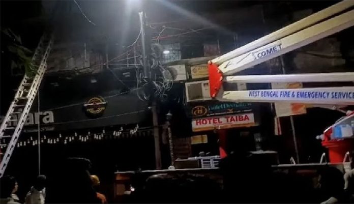 हॉटेलला आग