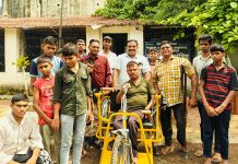 दिव्यांग गणेशला मिळाली मदतीची ‘समान संधी’; ‘श्री समर्थ कृपा’ बचत गटातर्फे तीन चाकी सायकल भेट श्री समर्थ कृपा