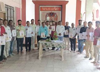 विश्वकर्मावंशीय समाज संघटनेच्या नवनियुक्त पदाधिकाऱ्यांचा सत्कार व नियुक्तीपत्र वाटप सोहळा उत्साहात संपन्न विश्वकर्मावंशीय