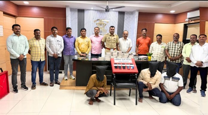 ahilyanagar-police पैशाचा पाऊस