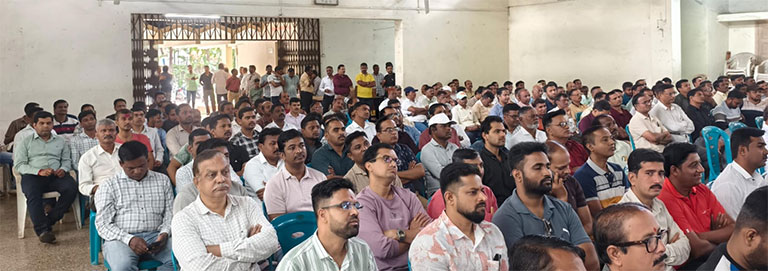 न्यायालयीन कर्मचारी
