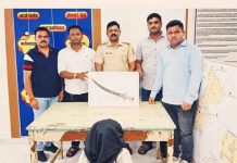 पाचोऱ्यात तलवार घेऊन दहशत माजविणाऱ्या तरुणास पोलिसांनी घेतले ताब्यात; ३ हजार रुपये किमतीची तलवार जप्त तलवार