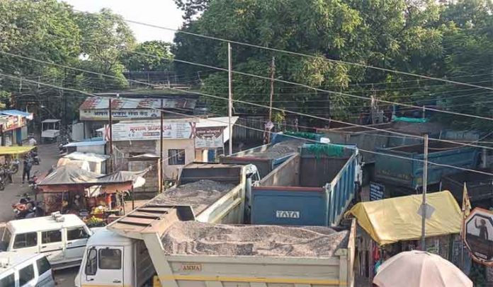 bhadgaon-parking भडगाव तहसील कार्यालय