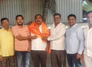 भाजप शिर्डी शहर उपाध्यक्ष सुधीर शिंदे यांच्या वाढदिवसानिमित्त मान्यवरांकडून सत्कार भाजप शिर्डी