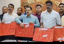 हातचलाखीने वयोवृद्धांची फसवणूक करणारा सराईत भामटा उल्हासनगर गुन्हे शाखेकडून जेरबंद; २४ लाखांचे सोने जप्त उल्हासनगर गुन्हे